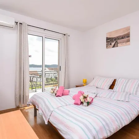 Lulak Studio Apartments Apartment