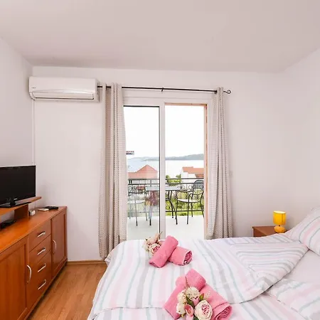 Apartment Lulak Studio Apartments Orebić